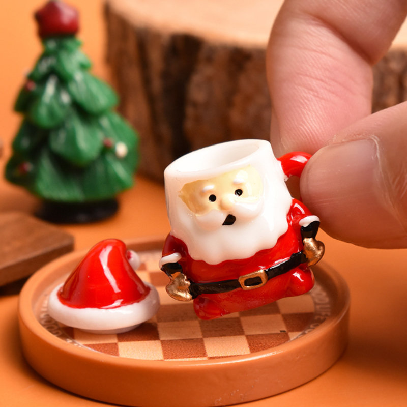 Resin Craft Material - ミニサンタティーカップオーナメント - クリスマス工芸品、妖精の庭、ホリデーギフトディスプレイ用の樹脂製ドールハウスデコレーション