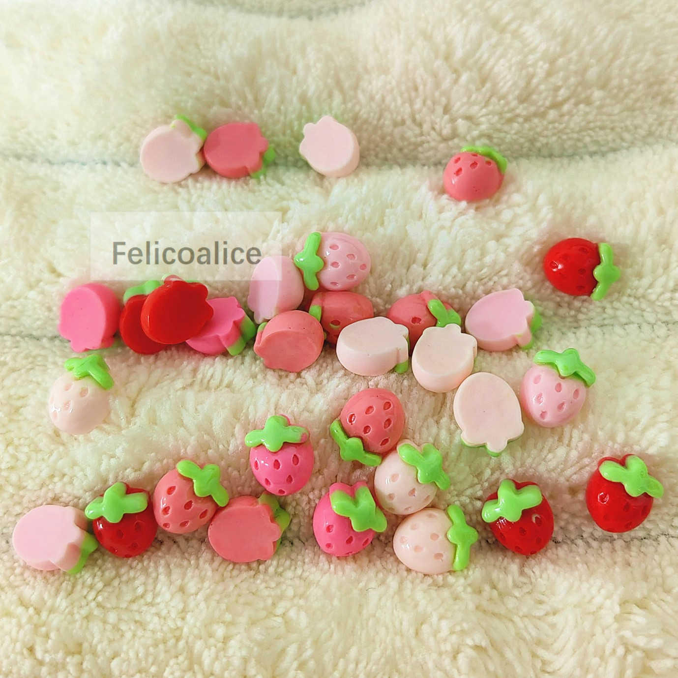 30 個新しいかわいい樹脂ミニ小さなイチゴの花フラットバック - Flower Preservation Resin のレビューと価格